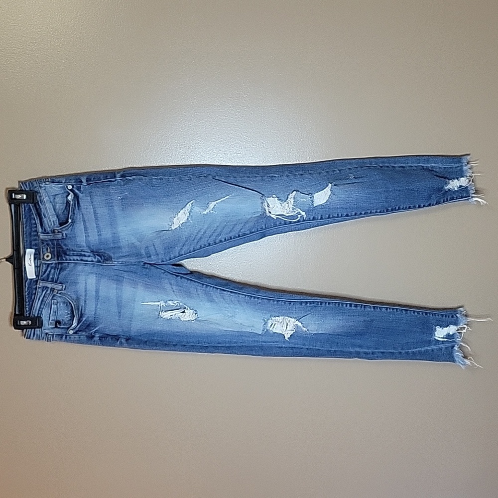 KanCan distressed skinny jeans